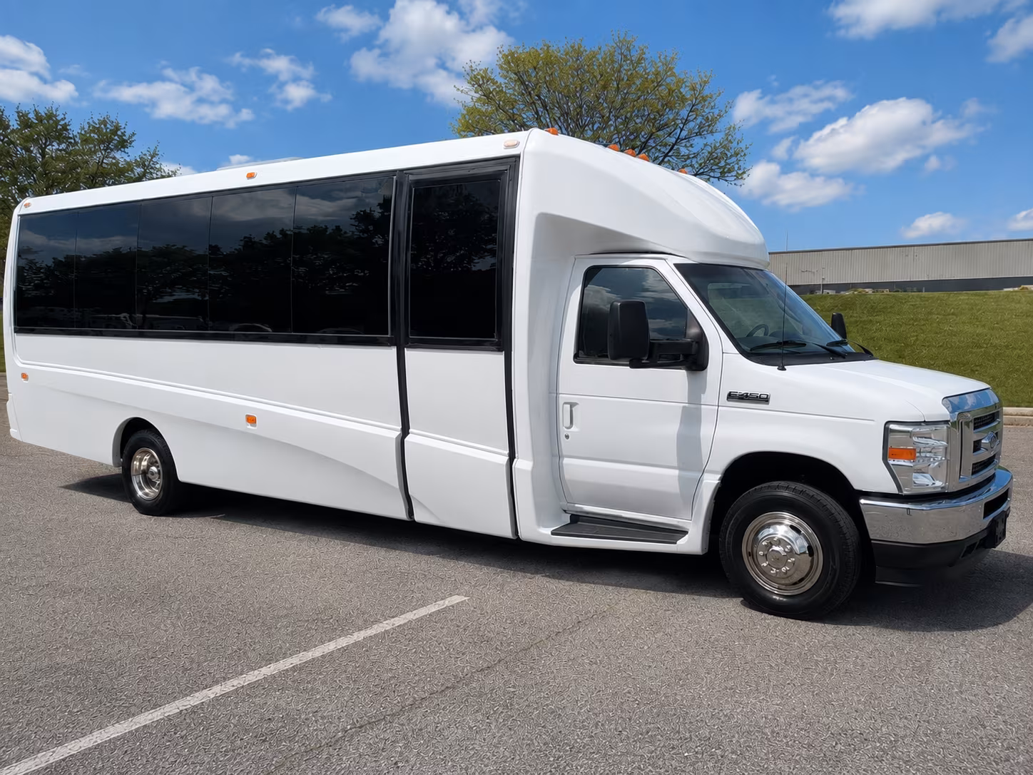 scenic wedding shuttles to giant springs and outdoor venues